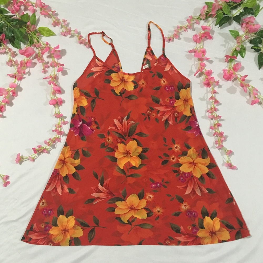 Victoria’s Secret Tropical Slip ( small flaw )